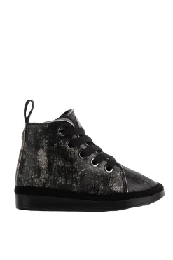 Ankle boot foil scrub