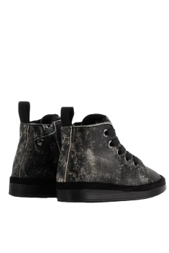 Ankle boot foil scrub