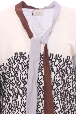 Blusa con nodo