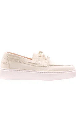 boat shoe in pelle martellata