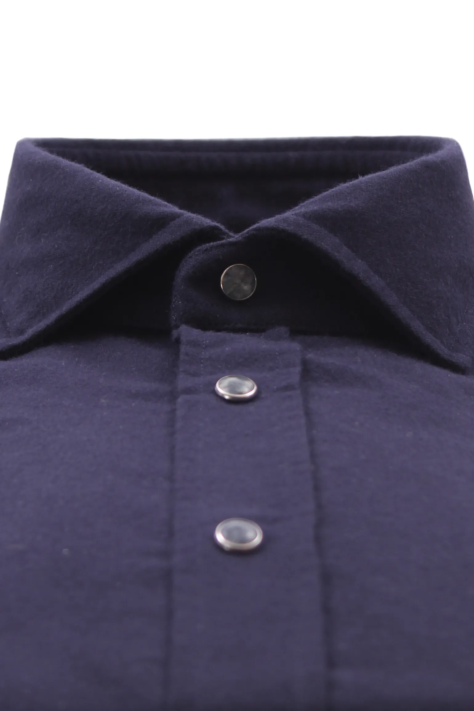 camicia con bottoni automatici a contrasto