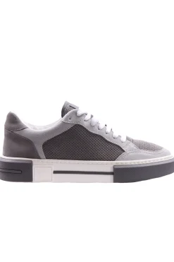 Sneakers traforata in suede